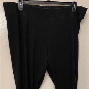 Torrid Black Leggings with Flower Cutout Detail at Ankle Size 4
